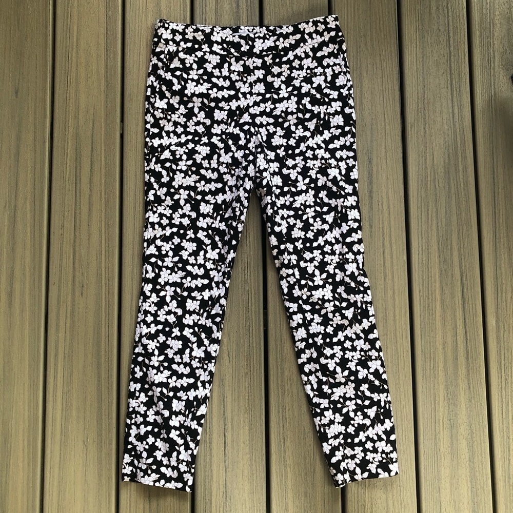 Carolina Belle Montreal Stretchy Black & White Floral Pull On Pants Size 6